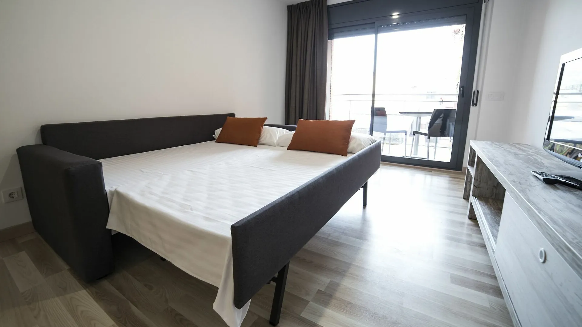 Apartaments Ponent Lloret de Mar 0*,  Spain